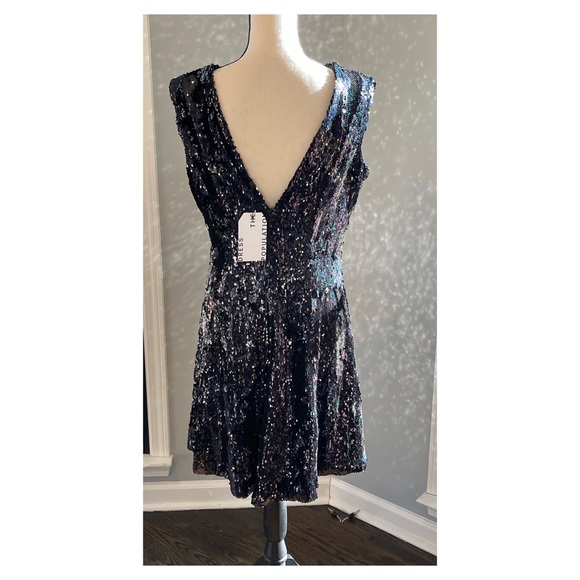 NWT Dress the Population Marilyn Sequin Dress - Picture 5 of 8